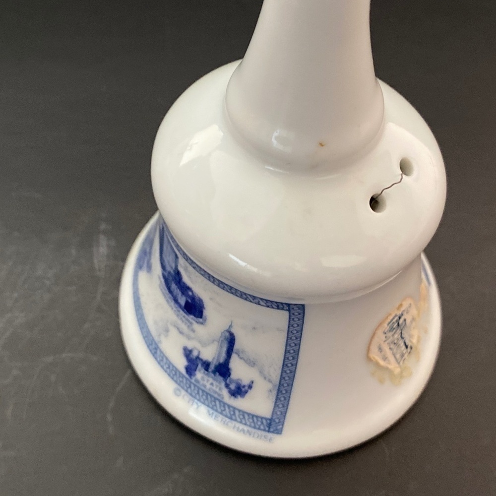 Vintage New York City Souvenir Bell w Twin Towers - Picture 4 of 7
